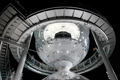 2009 BMW 7 Series   Hour Glass Red Square Moscow   1920x1440 ...