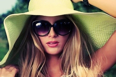 Stylish Girl With Hat Wallpapers