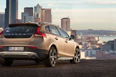 2016 Volvo V40 Cross Country HD Wallpapers Download