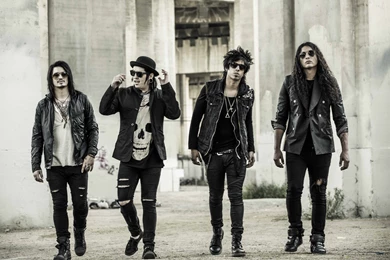 ESCAPE THE FATE * A SKYLIT DRIVE * SWORN IN * SIRENS AND SAILORS ...