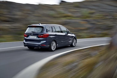 Download Sensational 2016 BMW 220d Xdrive Gran Tourer Fuel iPhone ...