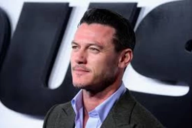 2017 4K Luke Evans Wallpapers