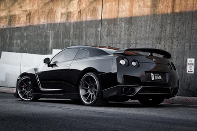 Nissan GTR R35 Wallpapers • IBackgroundWallpapers