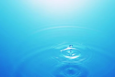 18 Water Drop HD Wallpapers