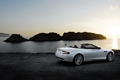 Aston_martin_db9_volante_wallpaper_aston_martin_cars_wallpaper_1440_900_widescreen_2349.jpg