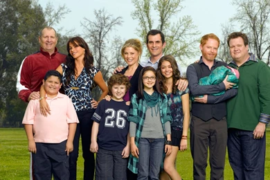 Download Wallpapers 1920x1080 Modern Family, Gloria Delgado ...