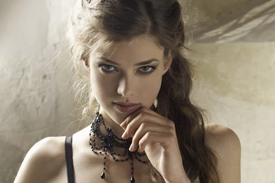 Julia Saner   ELITEWALLPAPERS