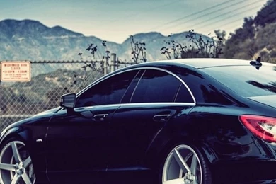 640x960 Mercedes Benz CLS550 Iphone 4 Wallpapers