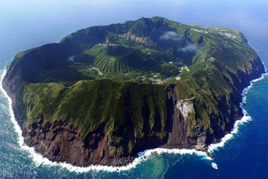 HD Aogashima Volcano Wallpapers1.jpg