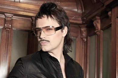 Download Wallpapers 1920x1080 Gunther, Shirt, Glasses, Room, Mirrow ...