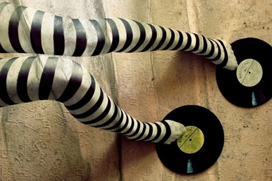 1366x768 Feet Invisible Desktop PC And Mac Wallpapers