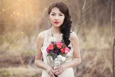 Asian Bride With A Rose Bouquet Wallpapers 25006