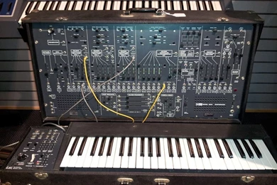 File:ARP 2600 Synthesizer, E mu Emulator, Museum Of Making Music ...