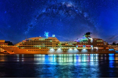 CRUISE SHIP WALLPAPER   (
