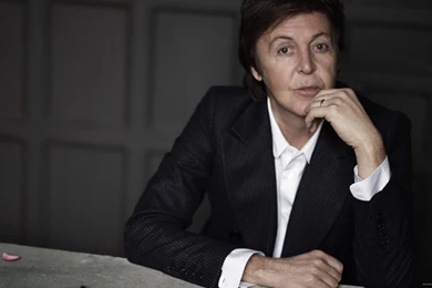 Download 2560x1440 Paul McCartney In A Suit Wallpapers