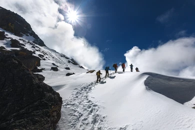 Nepal Mountains Clouds Snow Clouds Tourists Hiking Winter People ...