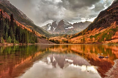 Gloomy Hollow Lake Lowland Mountains Reflection HD Wallpapers