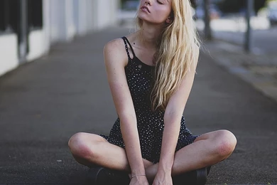 Women iPad Wallpapers