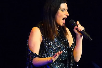 Laura Pausini   Surrender   LIVE PARIS 2014   YouTube