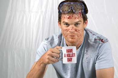 Download Wallpapers 3840x2160 Dexter, Cup, Spray, Blood, Actor ...