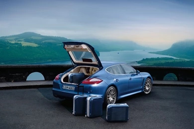 Porsche Panamera_4S_2011_3000x1560_wallpaper_05.jpg