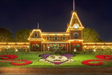 Christmas At Disneyland
