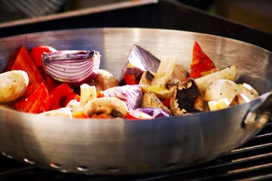 Cooking Fry Pan Kitchen 4k Uhd Wallpapers 2560x1440