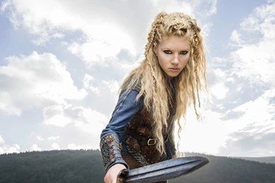 Katheryn Winnick As Lagertha In Vikings Wallpapers