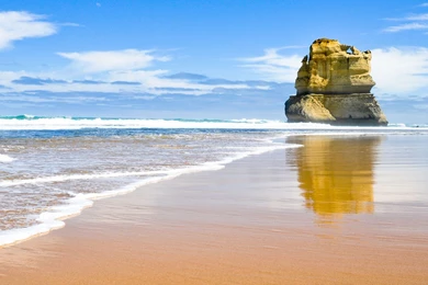 Giant Beach Rock, Gibson Steps And The Twelve Apostles, Australia ...