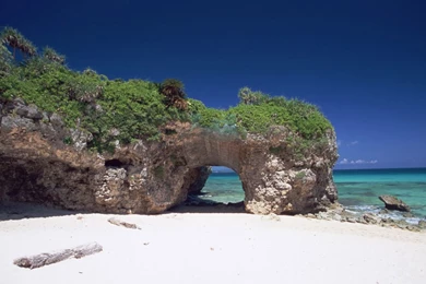 1366x768 Sea, Sand, Ocean, Okinawa, The Beach, Rock, Arch, Japan ...