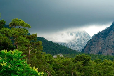 25 Incredible Mountains Wallpapers 11.jpg