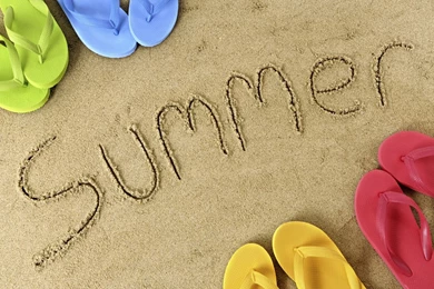 Summer_Beach_Sandal_freecomputerdesktopwallpaper_1920.jpg