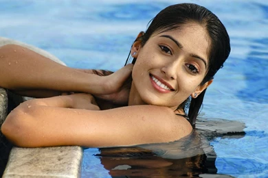 Free Download Sizzling Ileana D'cruz HD Wallpapers 2015