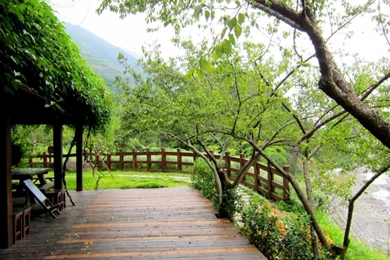 Gardens Wallpaper: Green Garden Wallpaper Backgrounds Hd 1024x768 ...