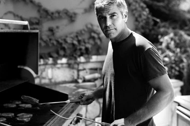 George Clooney Making Barbecue   1600x1200   Wallpapers