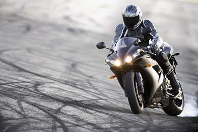 Fast Yamaha R1 HD Wallpapers