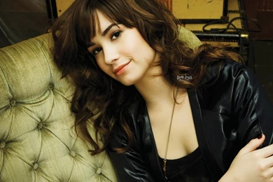 Demi Lovato Hd Wallpapers 1280x1024 Hd Desktop Wallpaper