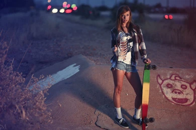 Skater Girl Wallpapers And Images   Wallpapers, Pictures, Photos