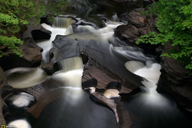 3702_1600x1200 wallpaper cb1279212024.jpg