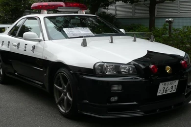 NISSAN SKYLINE GT R R34 POLICE CAR WALLPAPER   (