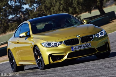 2015 BMW M4 Coupe Images
