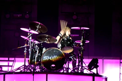 Jen Ledger, Skillet Drummer   Drum Solo HD   YouTube