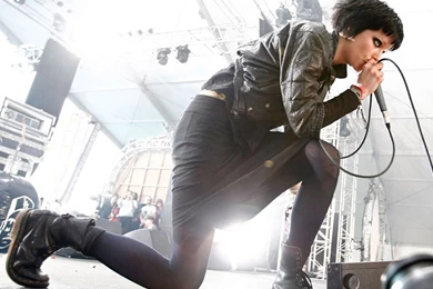 Crystal Castles Wallpapers   Desktopwallpapers   Pictures   Music ...