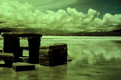 Green Light 5 HD Desktop Wallpapers : Fullscreen : Dual Monitor