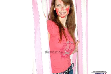 Grab Hot Bollywood Babes Celebrating Holi! 47801   Glamsham