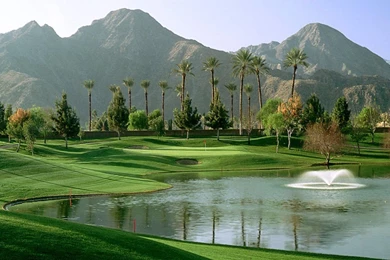 Download Beautiful Green Golf Course Wallpapers