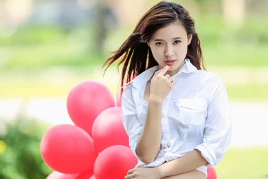 Download Incredible Beautiful Lovely Girls Wallpapers