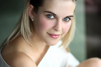 Lovely Girl 1600x1200 Wallpapers, 1600x1200 Wallpapers & Pictures ...