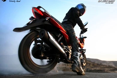 Bajaj XCD JungleKey.in Image