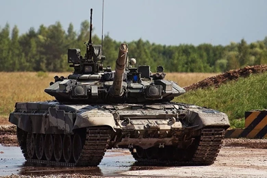 Russian Army : T 90 Super Tank In Action 2015